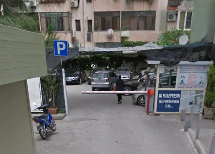 Zaira Retreat - * Τίρανα